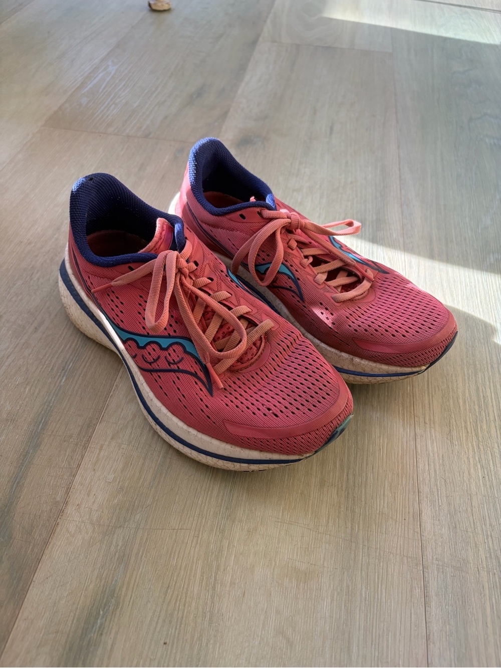 Saucony Women's Endorphin Speed Running / Workout Shoes